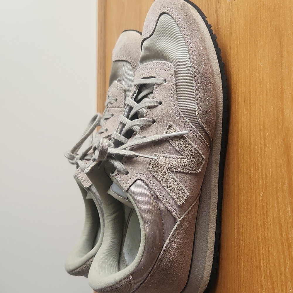 New Balance Gold Sneakers, Women's size 8